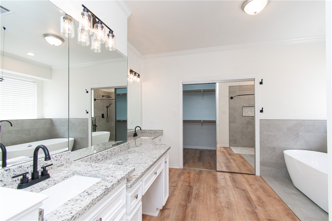2421 Pin Oak Drive, Temple, Texas image 25