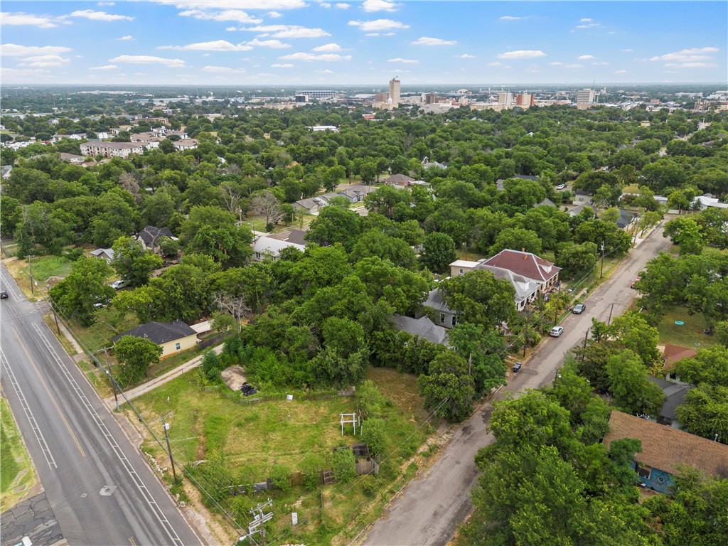 1407 N 12th Street, Waco, Texas image 2