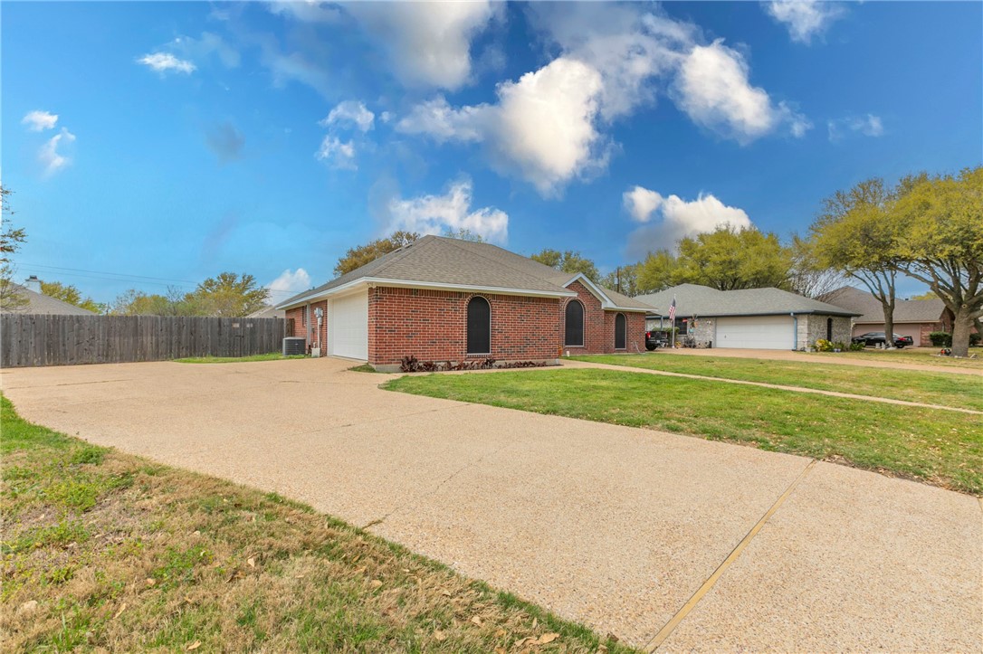 917 Crested Butte Drive, Hewitt, Texas image 25