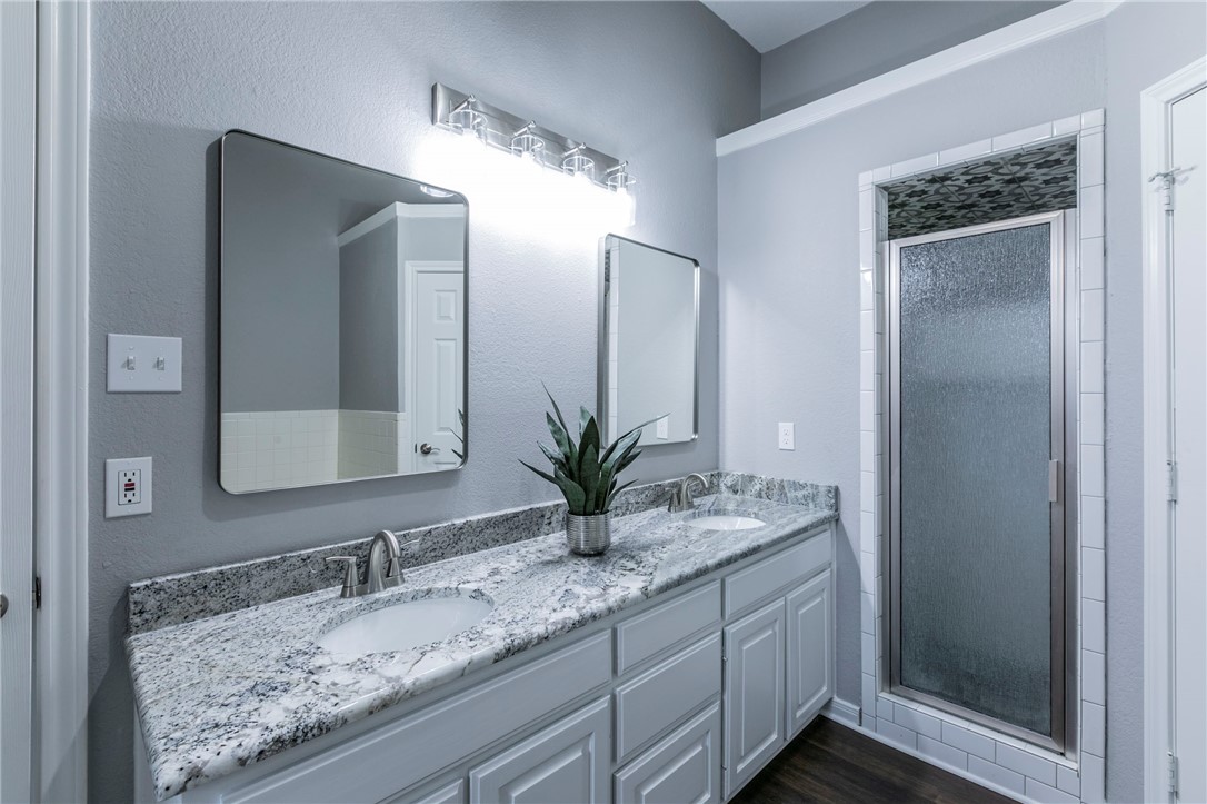 917 Crested Butte Drive, Hewitt, Texas image 15