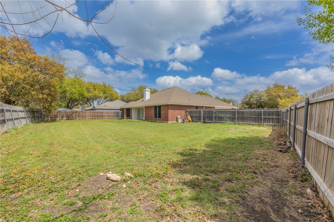 917 Crested Butte Drive, Hewitt, Texas image 26