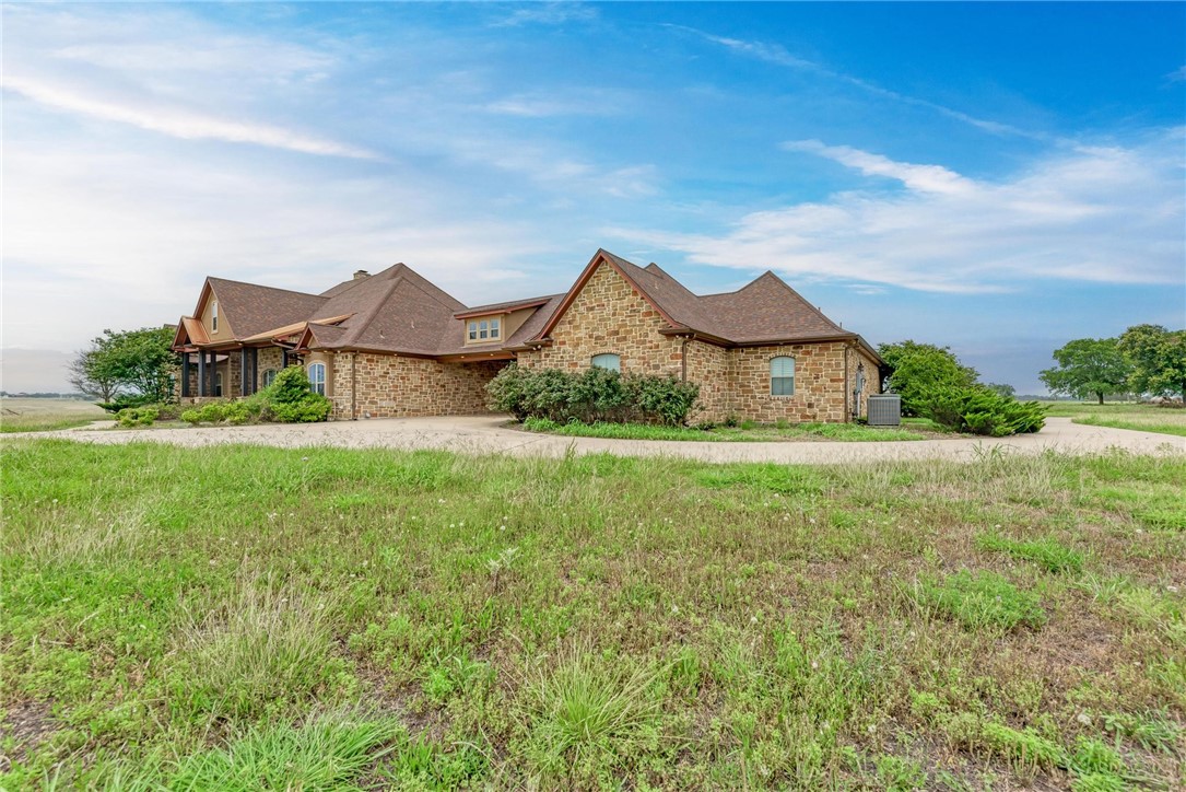 818 Cr 303 Road, Oglesby, Texas image 7