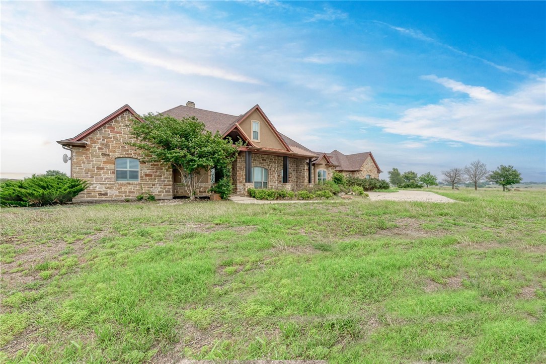 818 Cr 303 Road, Oglesby, Texas image 4