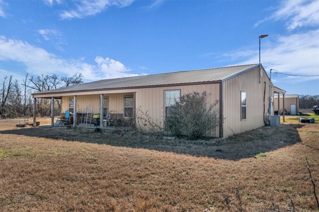 1347 Lcr 152, Mount Calm, Texas image 3