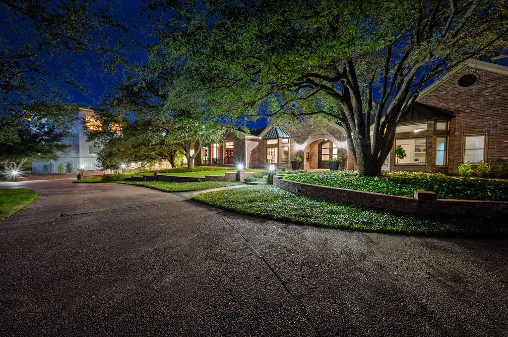 2313 Country Spring Road, Lorena, Texas image 2