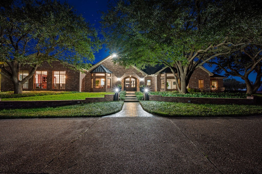 2313 Country Spring Road, Lorena, Texas image 1