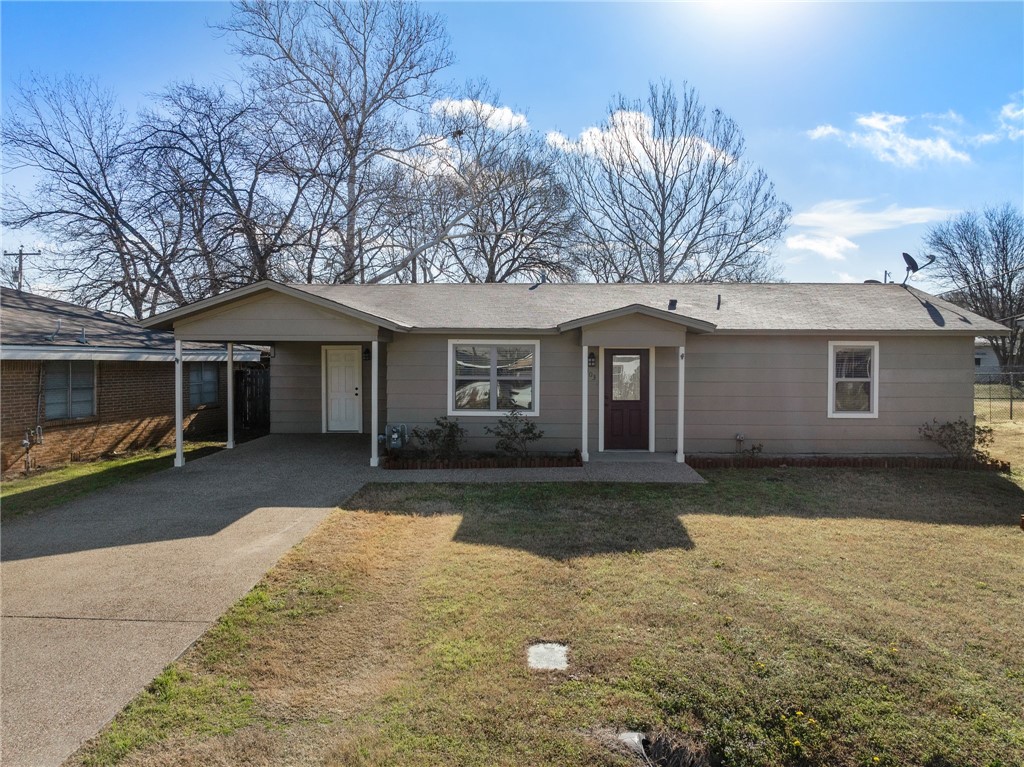 403 Live Oak Street, Valley Mills, Texas image 2