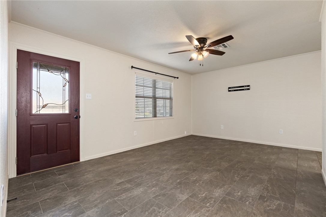 403 Live Oak Street, Valley Mills, Texas image 4