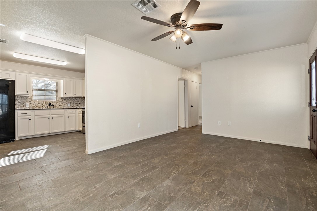 403 Live Oak Street, Valley Mills, Texas image 5
