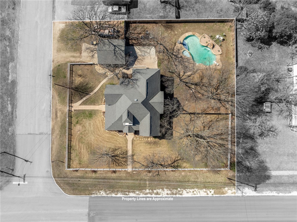 406 S Bordon Street, Lorena, Texas image 2