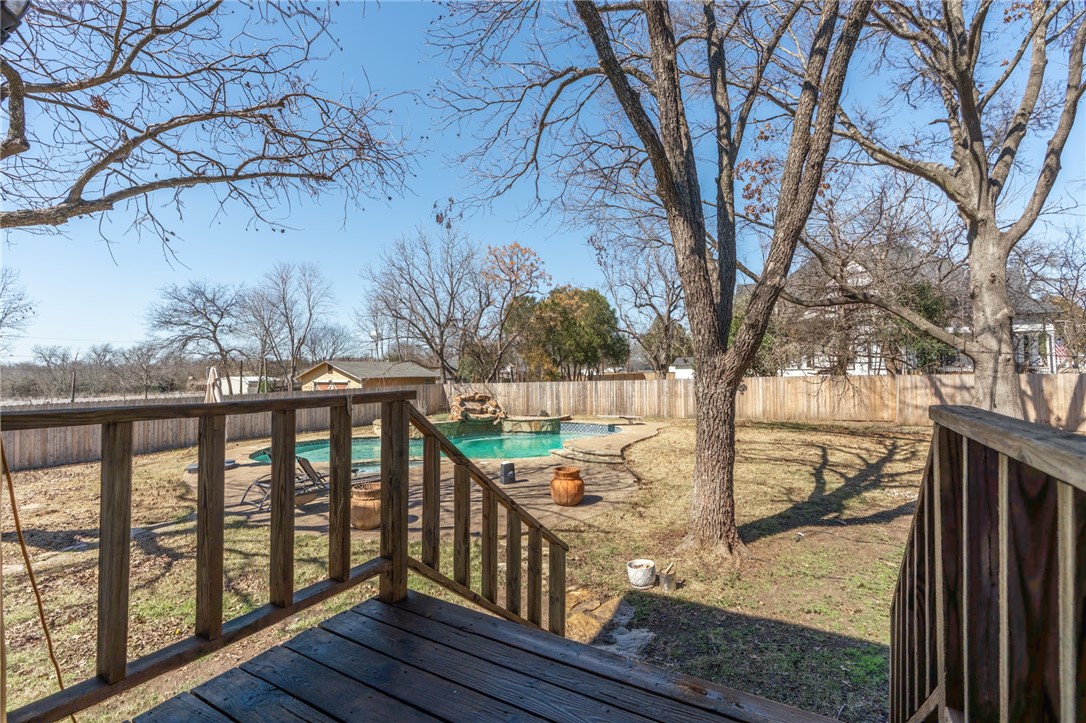 406 S Bordon Street, Lorena, Texas image 37