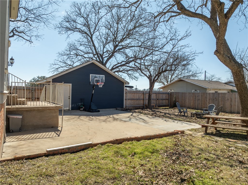 406 S Bordon Street, Lorena, Texas image 41
