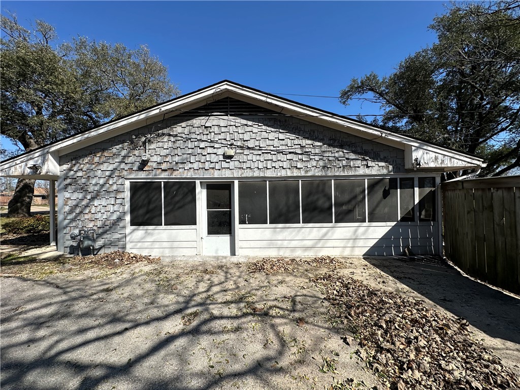 1120 Tamarisk Drive, Mexia, Texas image 3