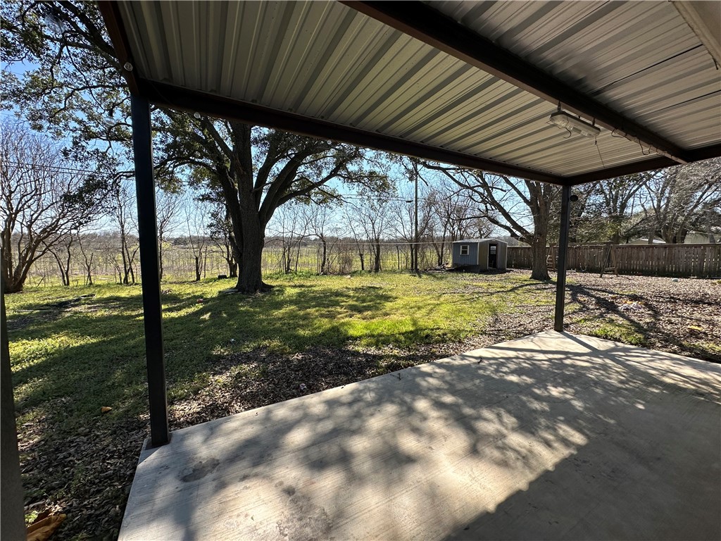 1120 Tamarisk Drive, Mexia, Texas image 4