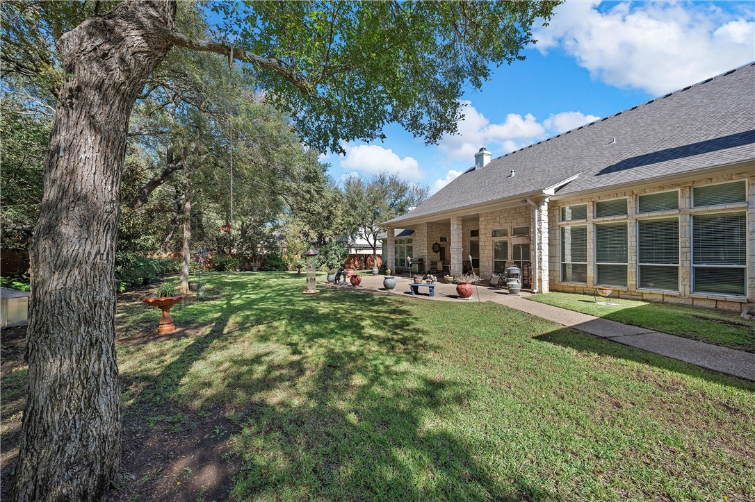 7051 Ledge Stone Drive, McGregor, Texas image 36