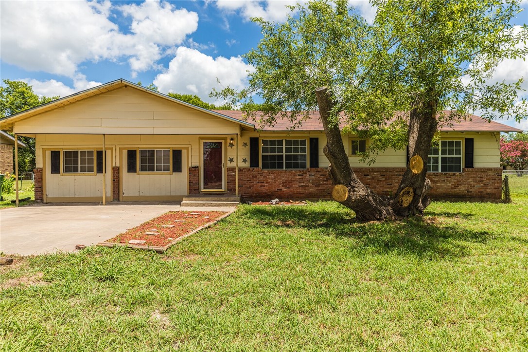 704 4th Street, Eddy, Texas image 1