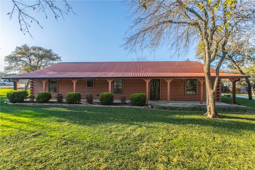 2535 Garrett Lane, China Spring, Texas image 1