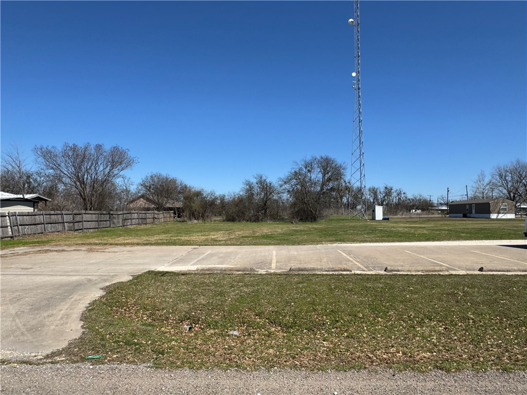 Lot 2B-3 5th Street, Lott, Texas image 3