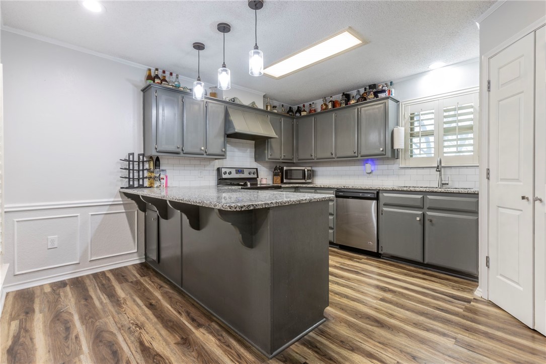 240 Cross Country Drive, Hewitt, Texas image 4