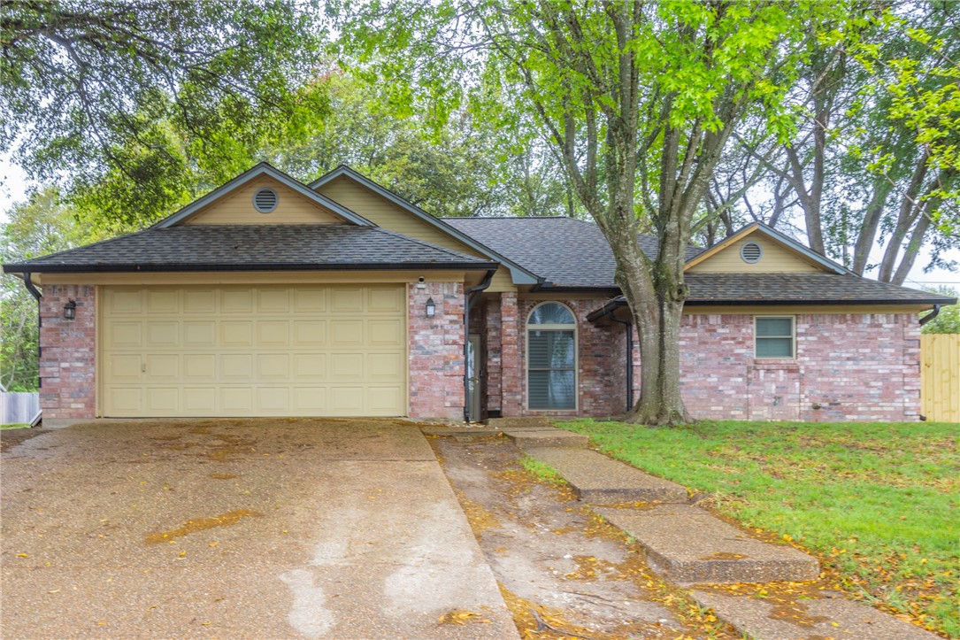 240 Cross Country Drive, Hewitt, Texas image 1