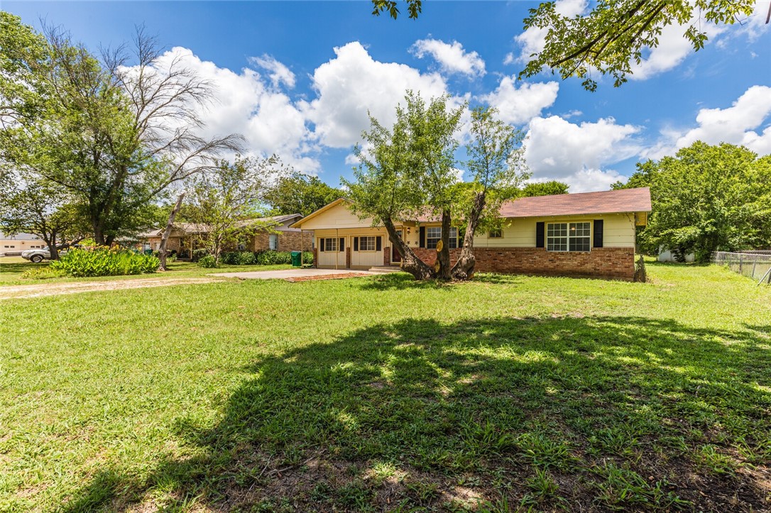 704 4th Street, Eddy, Texas image 3