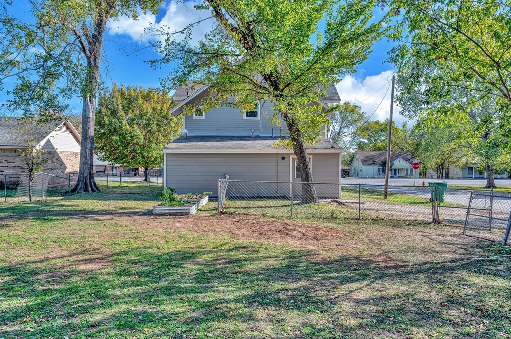 1001 E Texas Avenue, Mart, Texas image 47