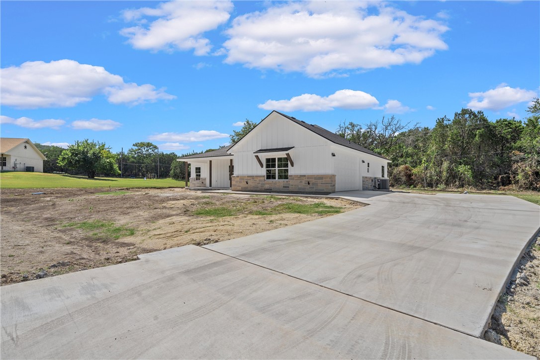 104 Greenwood Circle, Gatesville, Texas image 3