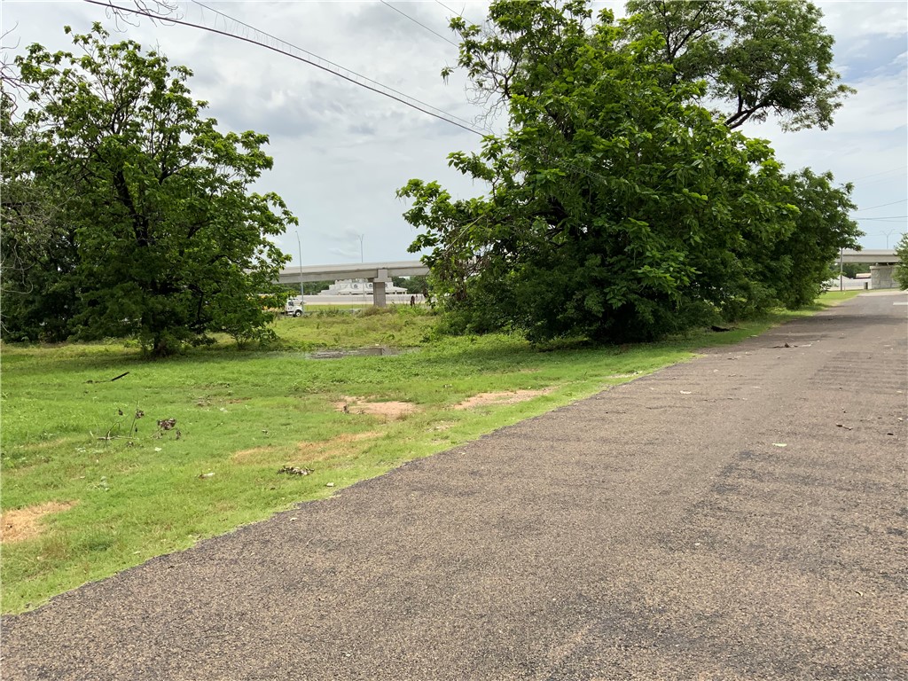 710 E Park Street, Waco, Texas image 9