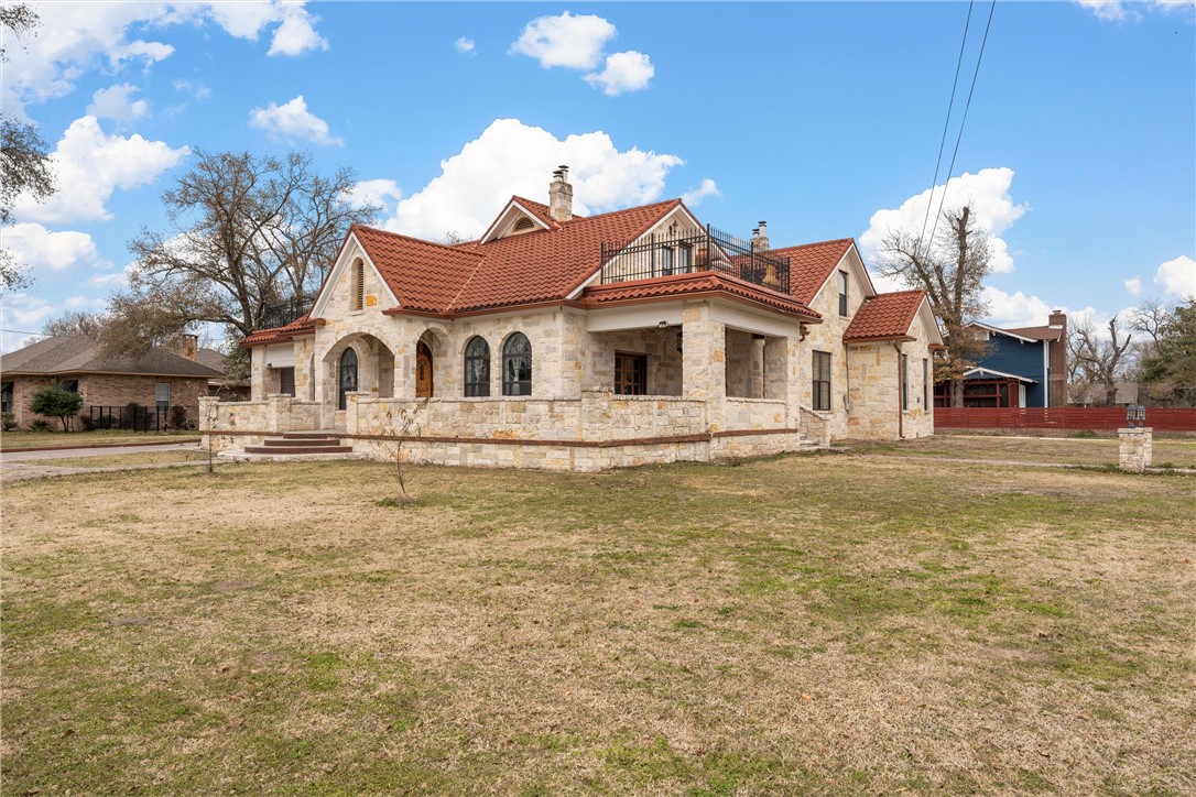 511 E Farrar Street, Groesbeck, Texas image 3