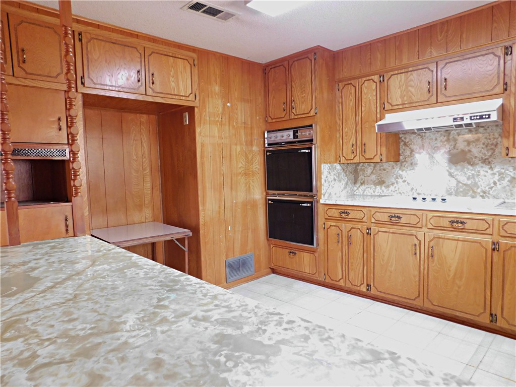 1010 W Mesquite Avenue, Rogers, Texas image 18