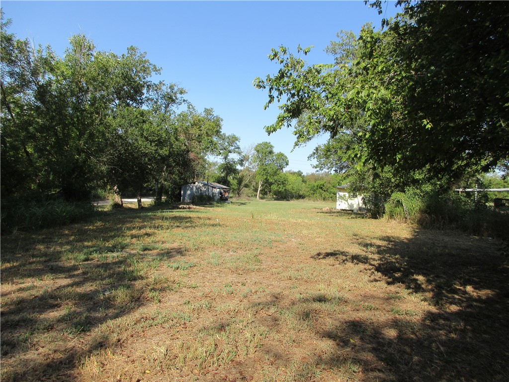 406 S Whitt Street, Groesbeck, Texas image 2