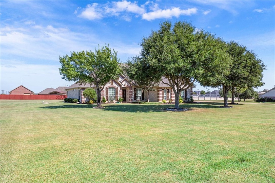 125 N Quail Run Drive, West, Texas image 4