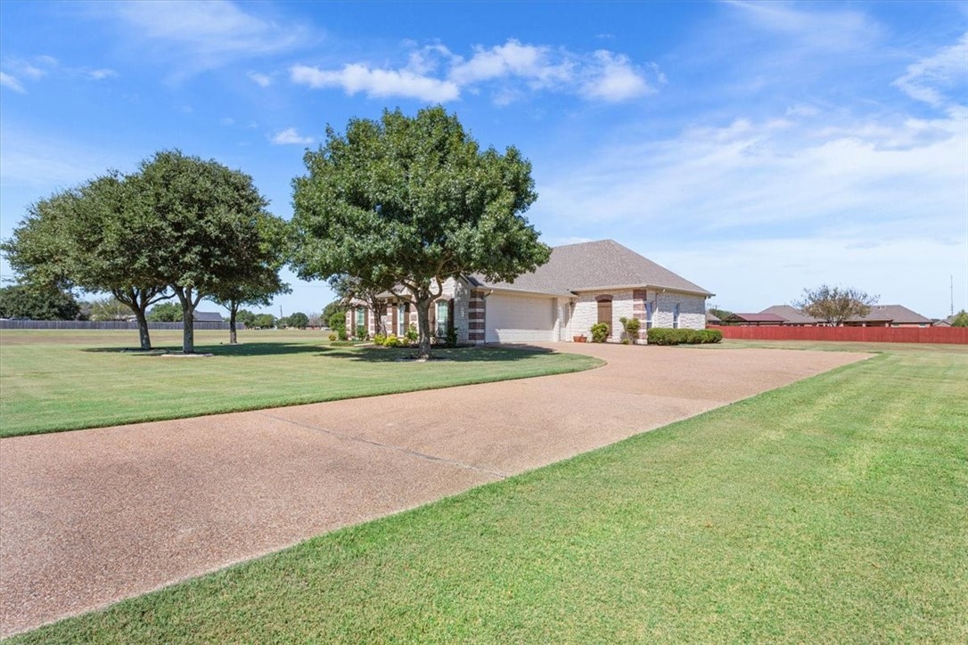 125 N Quail Run Drive, West, Texas image 3