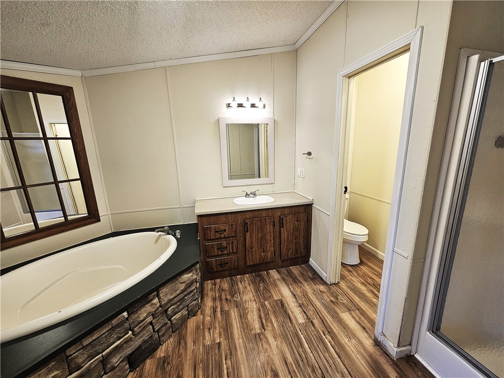 102 Lcr 828, Donie, Texas image 13