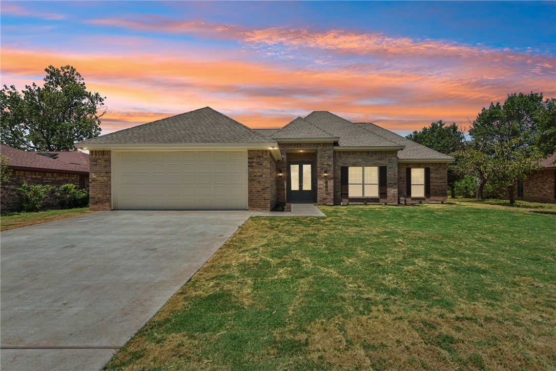 209 Country Club Drive, Marlin, Texas image 3