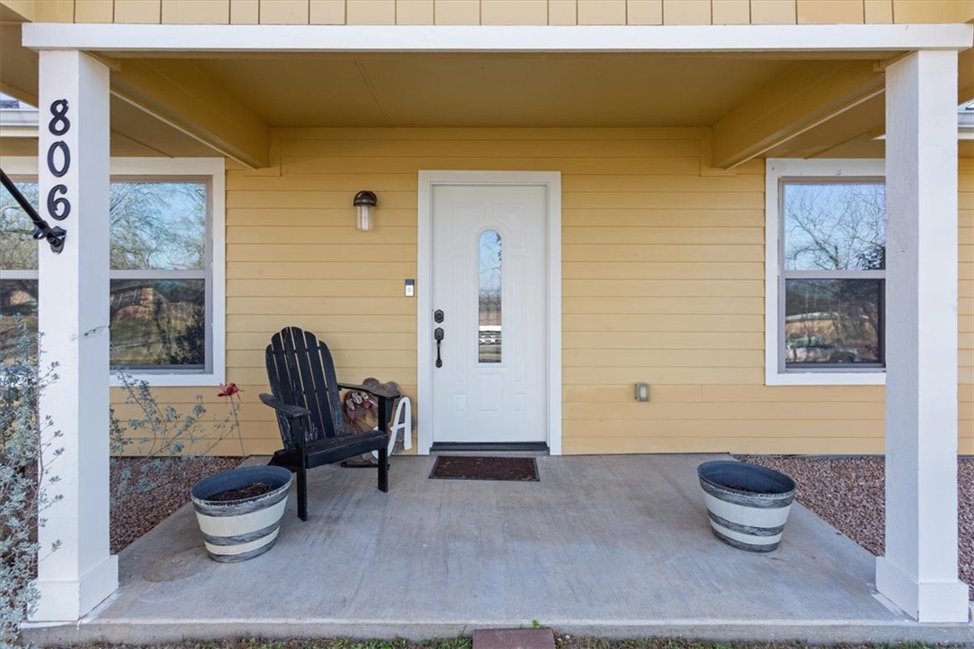 806 N College Avenue, West, Texas image 2