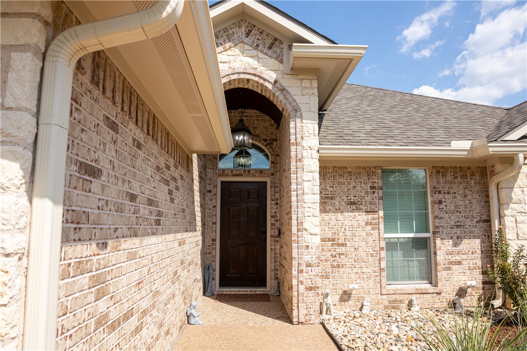 909 Princess Diana Drive, McGregor, Texas image 4