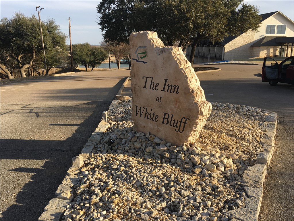 1005 White Bluff Drive, Whitney, Texas image 9