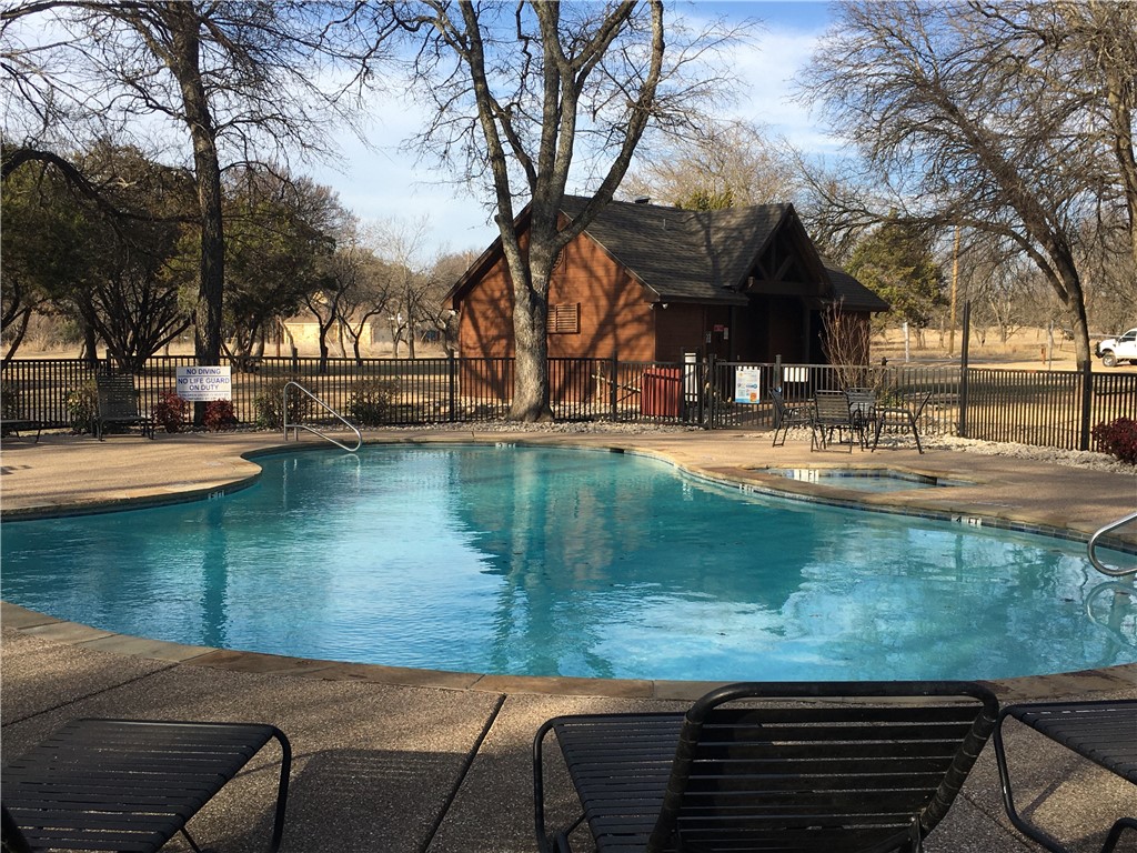 1005 White Bluff Drive, Whitney, Texas image 7