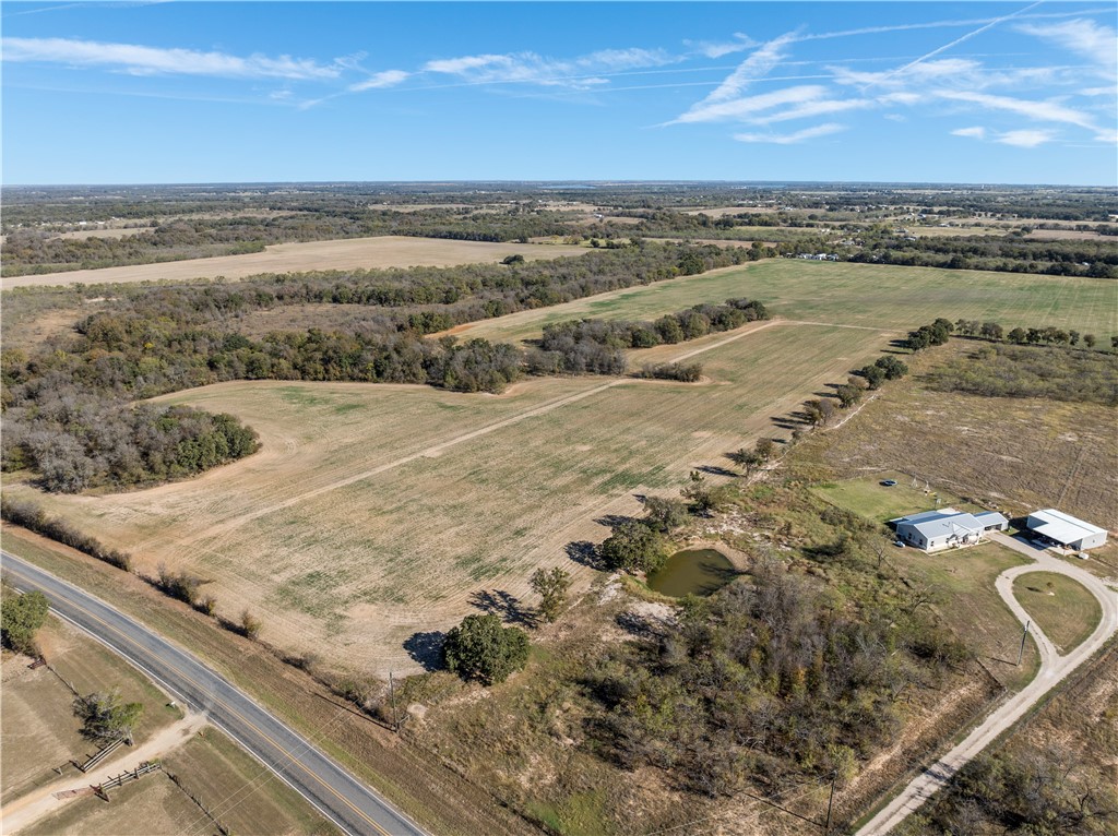 1707 W Lake Creek Road, Riesel, Texas image 6