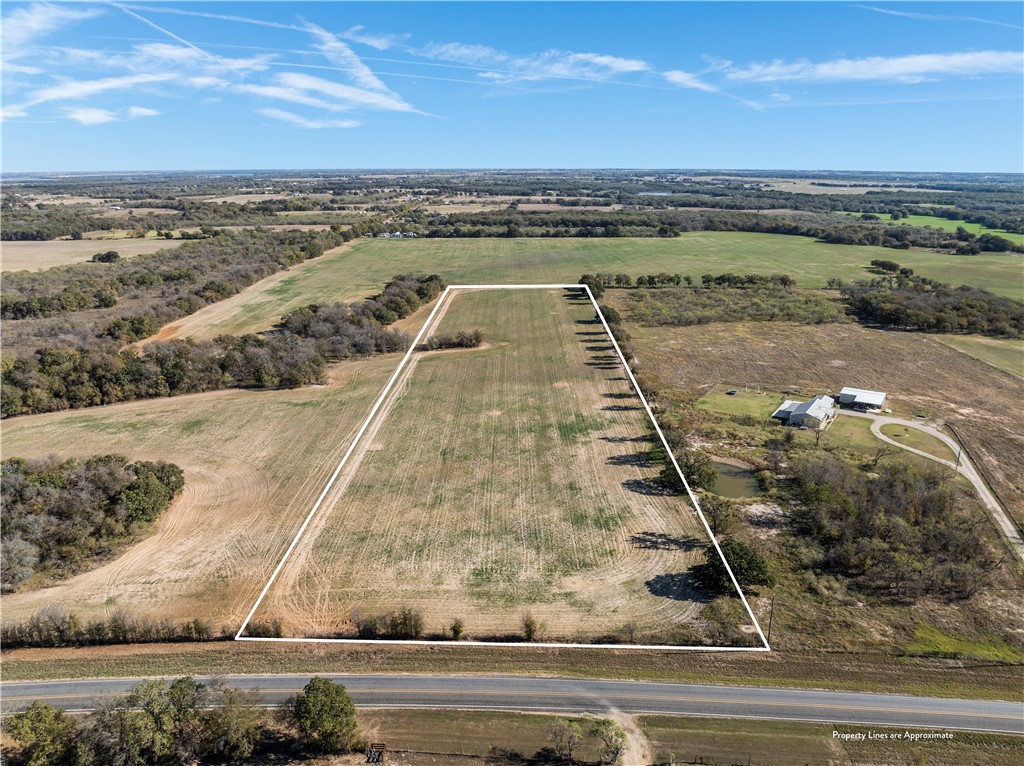 1707 W Lake Creek Road, Riesel, Texas image 1