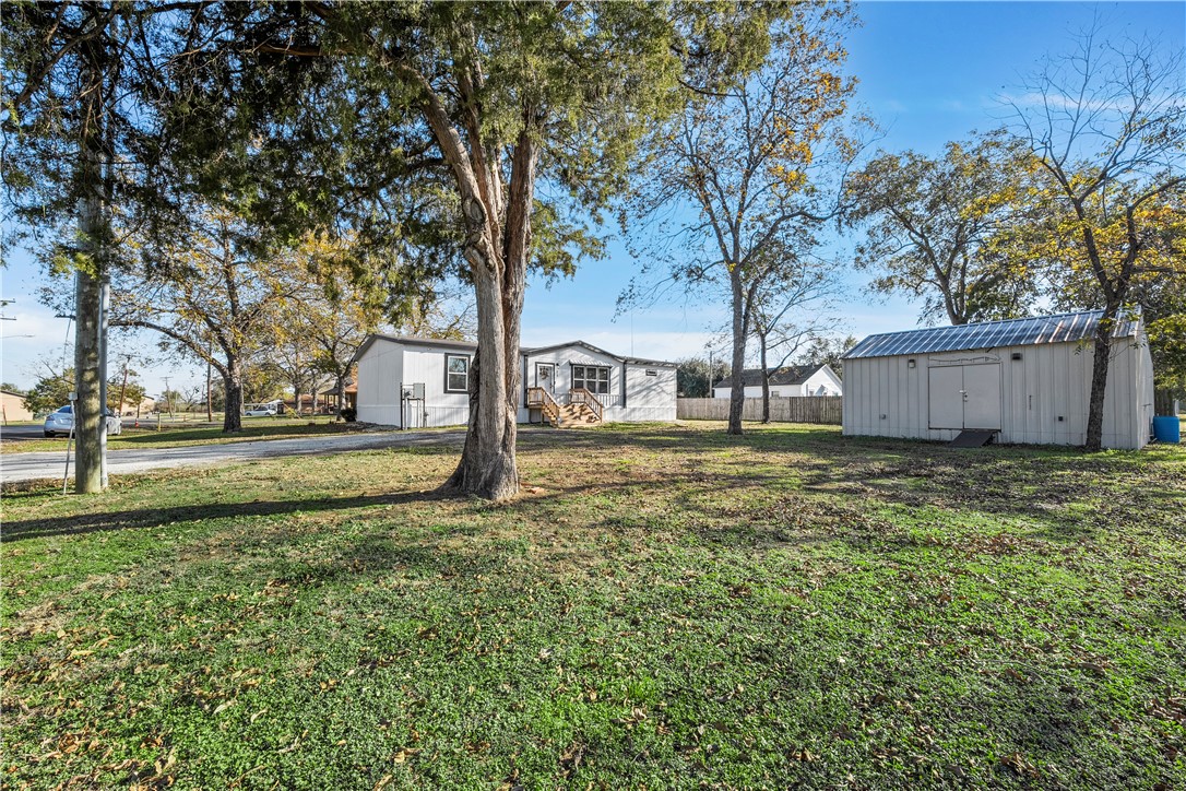 418 N Dallas Street, Bremond, Texas image 3