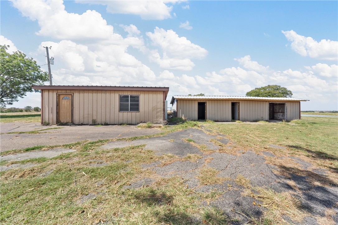 979 W Crabb Road, West, Texas image 30