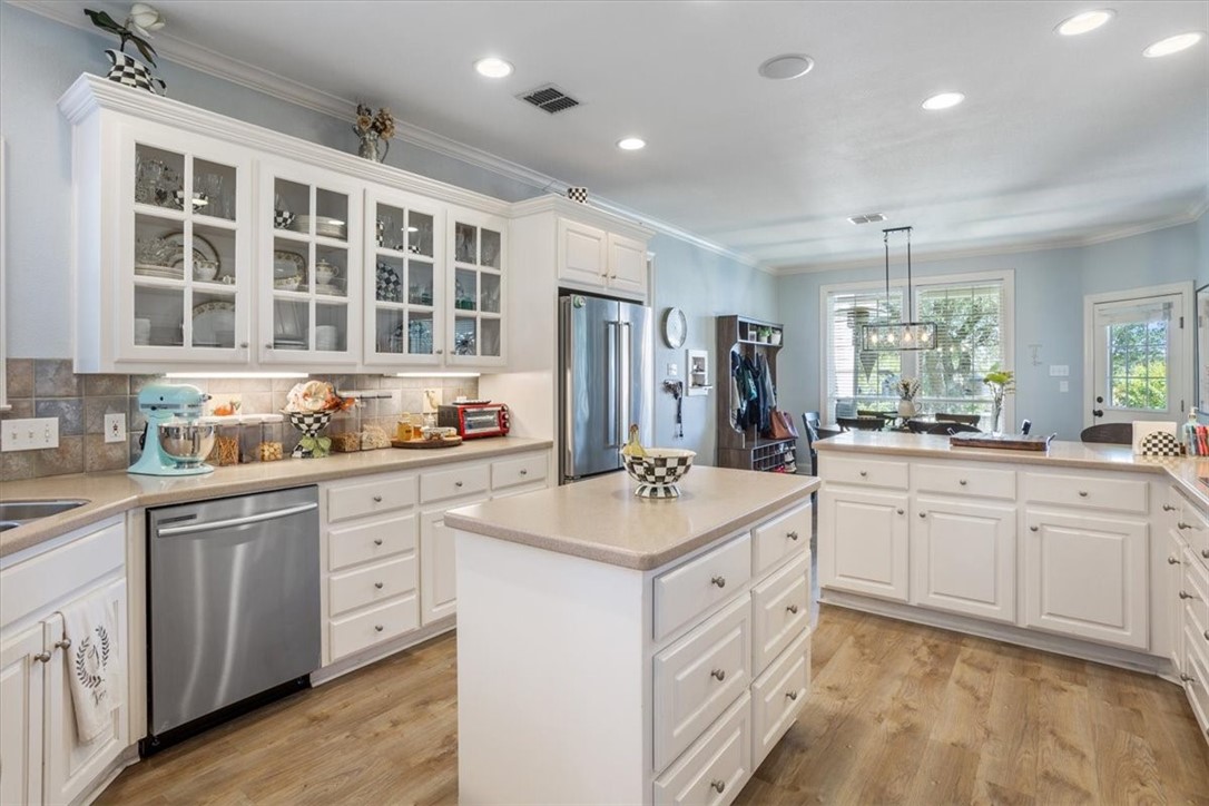 1540 Austin Hines Drive, China Spring, Texas image 18