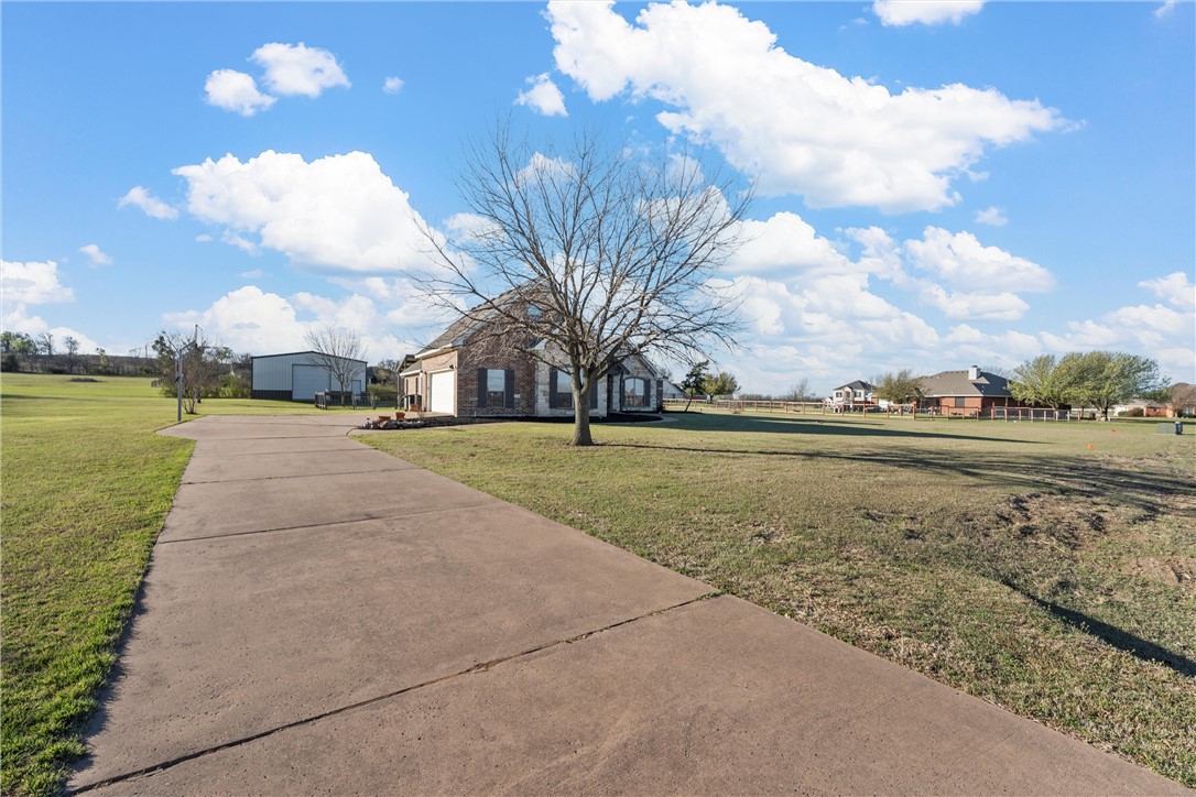 350 Hunters Meadow Drive, Lorena, Texas image 4