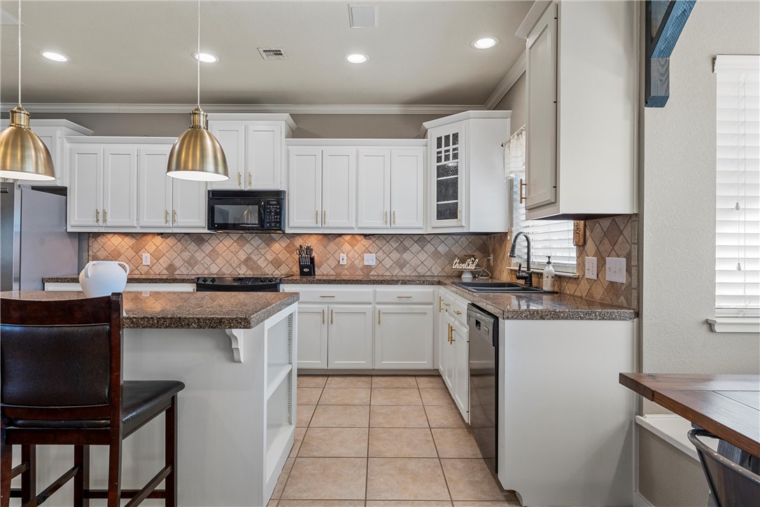 350 Hunters Meadow Drive, Lorena, Texas image 12