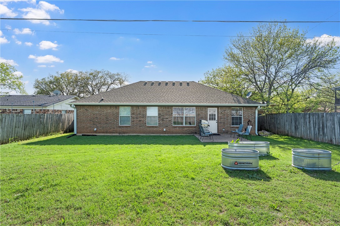 401 David Davis Drive, McGregor, Texas image 15