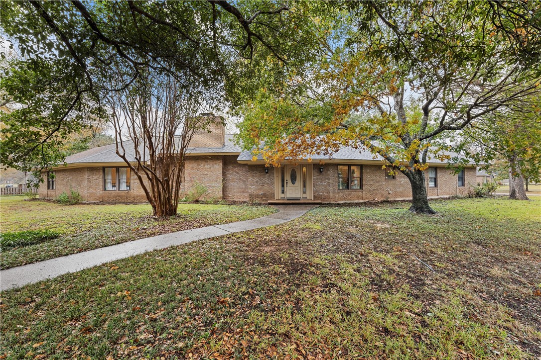 297 Leafy Hollow Lane, McGregor, Texas image 1