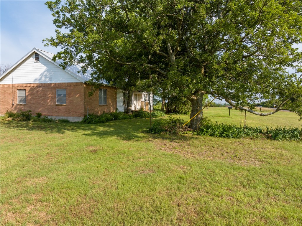 16401 Cedar Rock Parkway, Crawford, Texas image 9