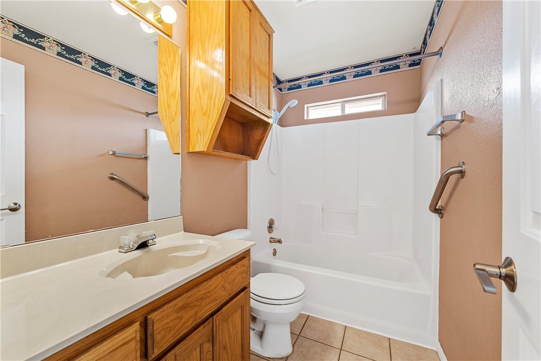 716 Barton Creek Drive, Hewitt, Texas image 13